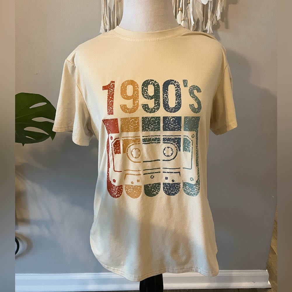 1990’s Baby T-shirt 💛